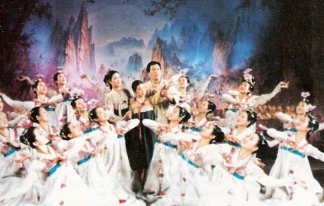 북한-5대혁명가극-꽃파는-처녀-사진-자료=북한-월간-조선.jpg
