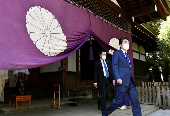 일본-아베 일본 전 총리 야스쿠니 신사 참배-2021.06.18..jpg