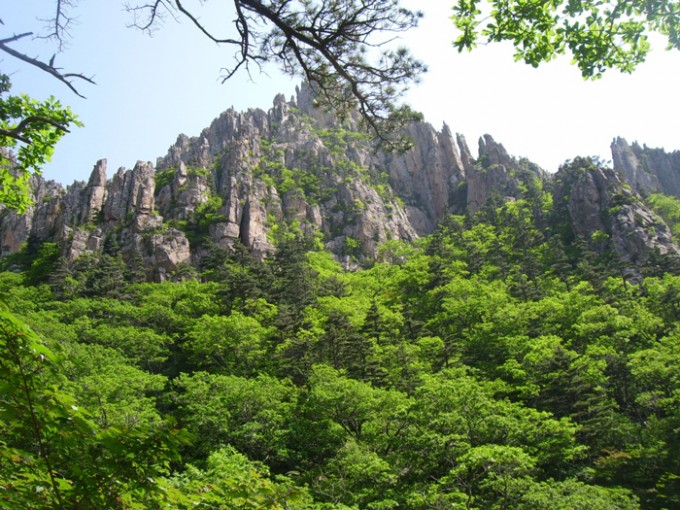 봉래산(蓬萊山),-대한민국-금강산의-여름.jpg