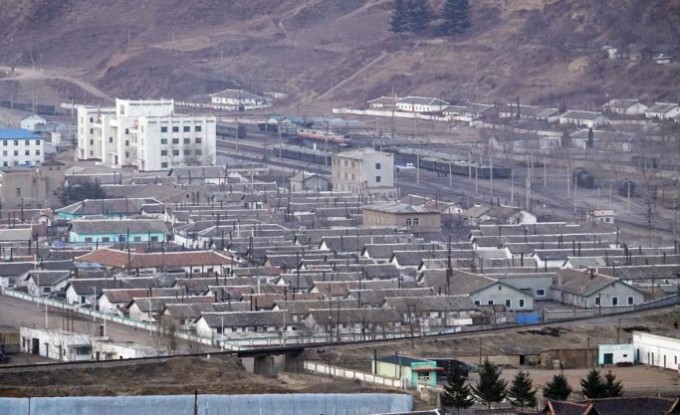 북한-함경북도-온성군-남양로동자구-겨울-풍경.jpg