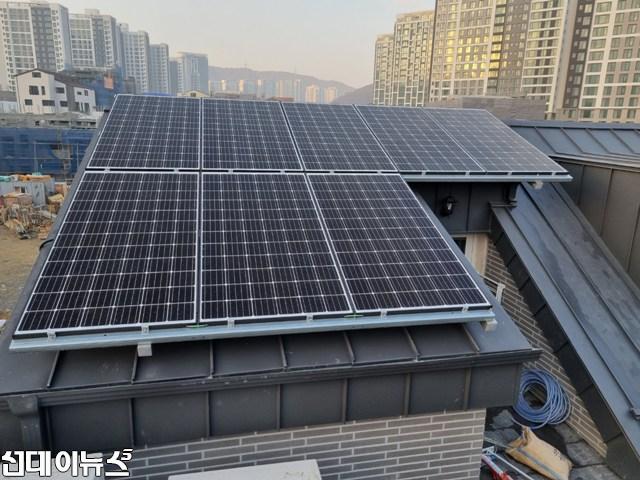 기후에너지과-지난해 태양광(전기) 발전 설비 설치한 성남 대장동 소재 주택.jpg
