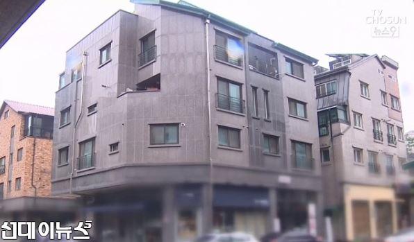 배씨 소유의 경기도 수원 4층짜리 상가주택은 최소 35억원에 거래.JPG