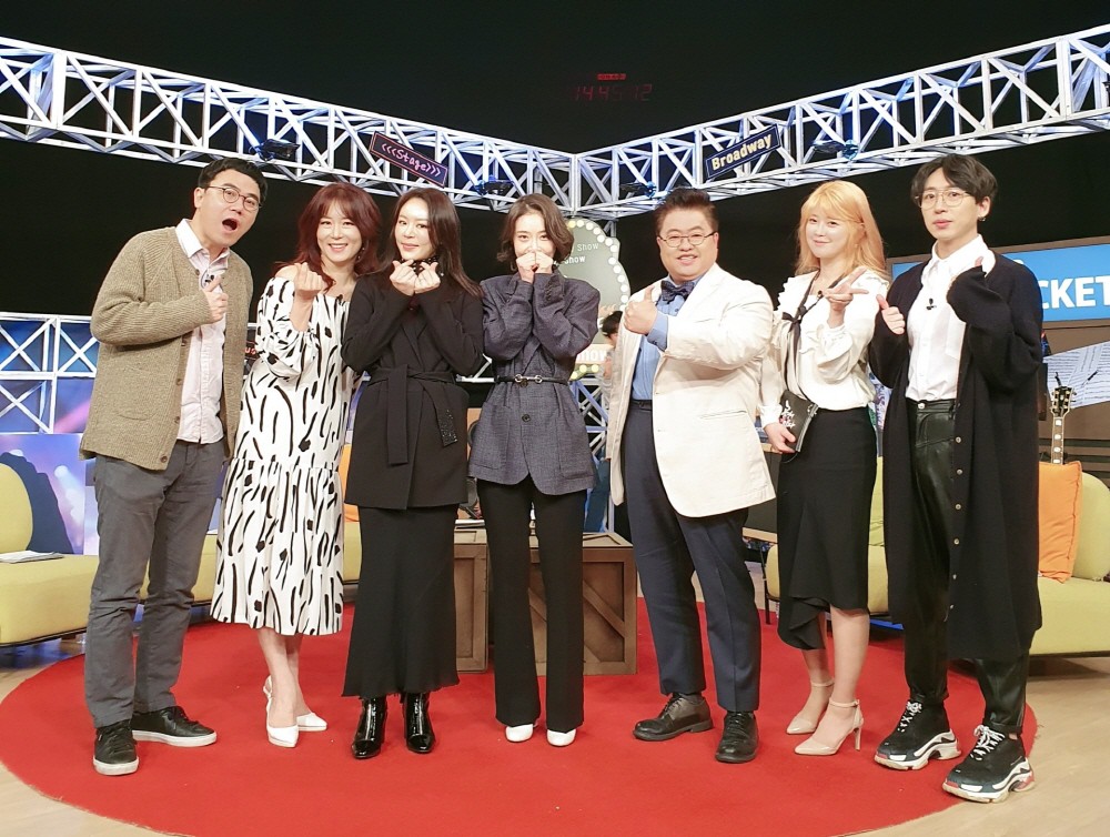 뮤지컬 '마리 퀴리' 리사-김히어라, tbs '공연에 뜨겁게 미치다' 대미 장식