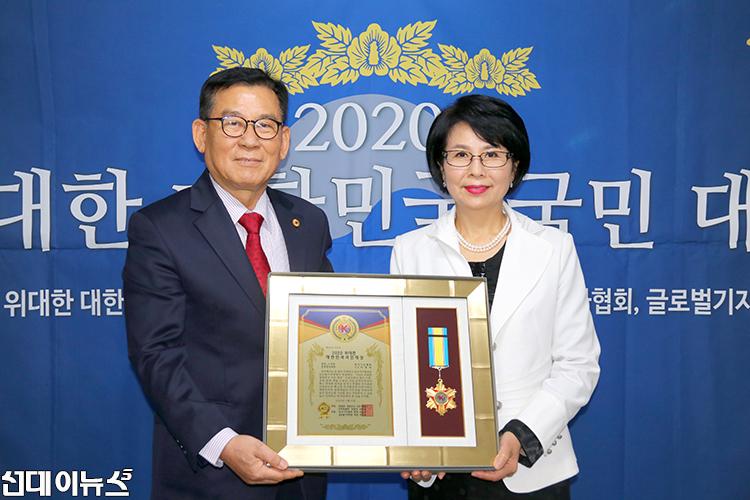 이명덕 한국시인협회 시인, 2020위대한대한민국국민대상 ‘문학발전대상’ 수상