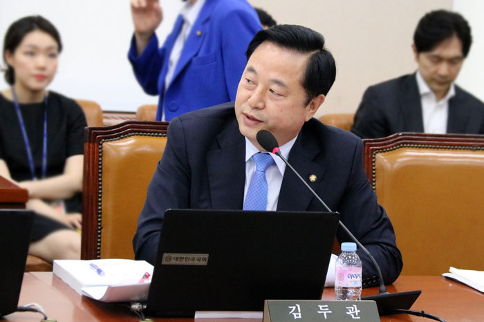 김두관 의원 "'나홀로 호황' 흑자 대부업체 위법행위 주시해야"