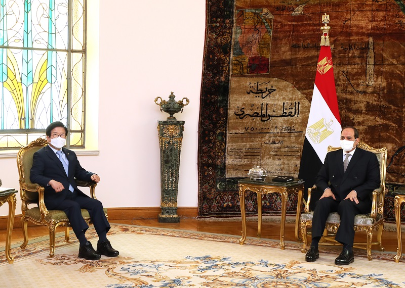 “이집트 대통령 만나 ‘세일즈 외교’,박병석 국회의장”
