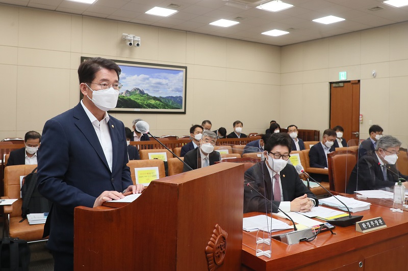 “장점마을 사태 해결에 국가가 적극 나서야, 김수흥 의원”