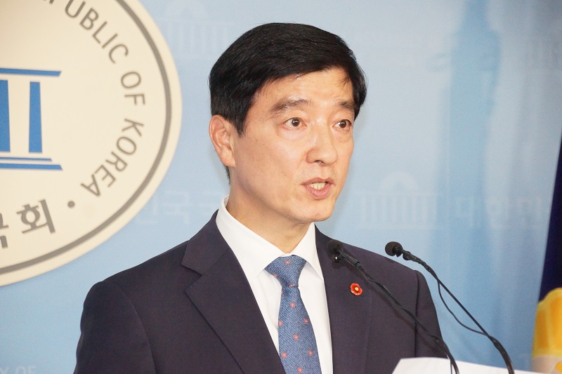 더불어민주당 이해식 대변인 “조국장관을 고발한 자유한국당의 적반하장”