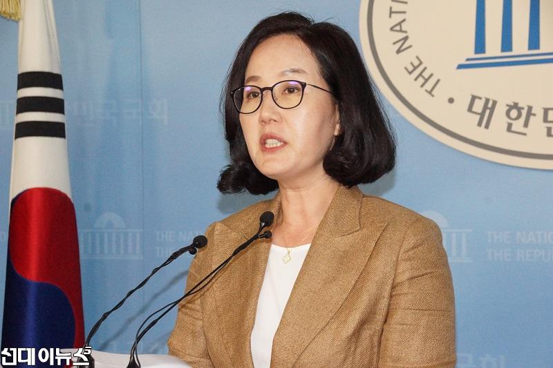 자유한국당 원내대변인 김현아 “조국 사태가 몰고 온 악의적 교육시스템 훼손은 응분의 대가를 치룰 것”