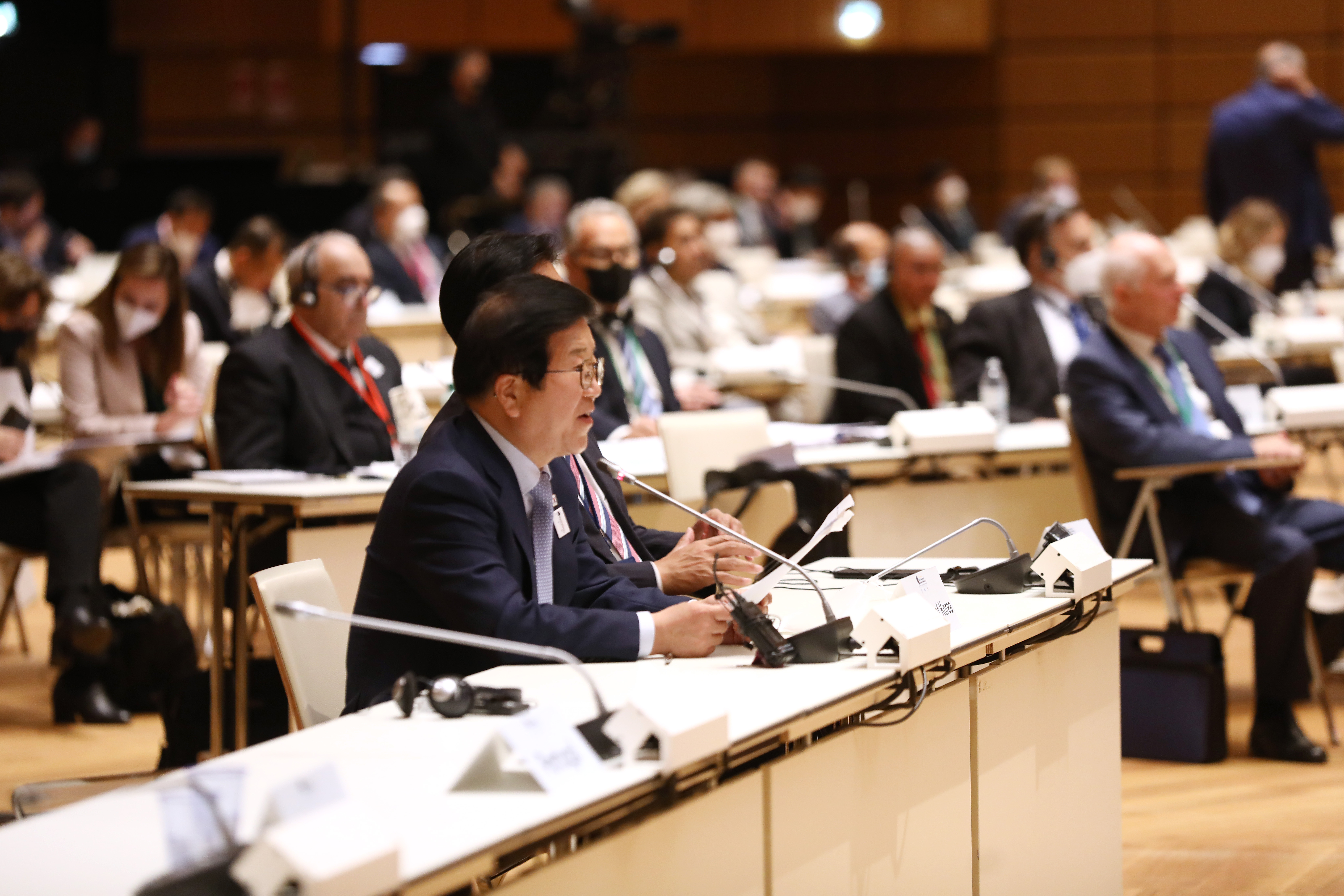 박병석 국회의장, 세계 13개국 의장과 연쇄 양자 회담