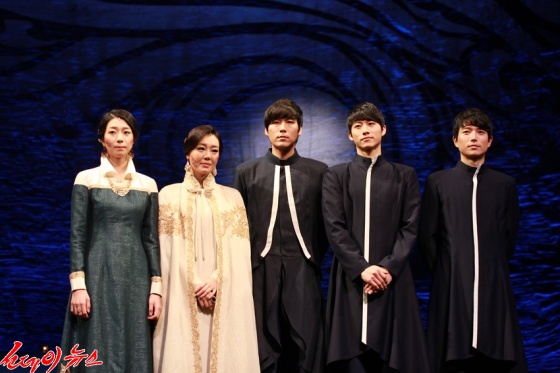 왼쪽부터 김지현, 전혜선, 정상윤, 신성민, 배두훈(제공-CJ E&M) 