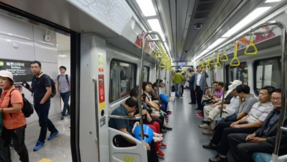 우이신설선은 북한산우이역과 1·2호선 환승역인 신설동역을 포함해 13개역 11.4㎞를 잇는 노선으로 수도권 통합환승할인제도가 적용되며, 일반 지하철과 같이 성인 교통카드 사용 기준 1250원이다.